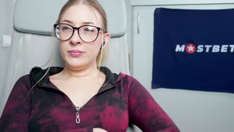 Snapshot of foxeslovefoxes chatting on January 12, 2025, 5:22 pm CUSTOM PHOTOS AND VIDEOS -  online show from January 12, 2025, 5:22 pm