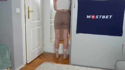 Snapshot of foxeslovefoxes chatting on January 24, 2025, 3:02 pm CUSTOM PHOTOS AND VIDEOS -  online show from January 24, 2025, 3:02 pm