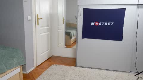 Snapshot of foxeslovefoxes chatting on January 25, 2025, 2:14 pm CUSTOM PHOTOS AND VIDEOS -  online show from January 25, 2025, 2:14 pm