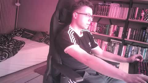 Adrian online show from November 2, 2025, 7:27 pm