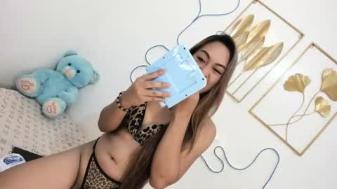 Rianne online show from November 9, 2025, 12:09 am