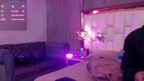 Foxxy  online show from October 30, 2025, 11:22 am