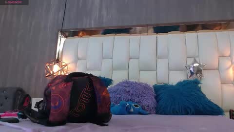 Foxxy  online show from January 17, 2026, 2:33 pm