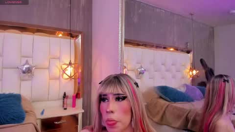 Foxxy  online show from April 16, 2026, 9:39 pm