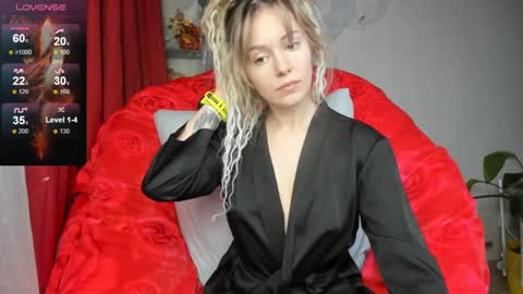 Snapshot of foxy_blond chatting on December 10, 2024, 9:12 am Foxy online show from December 10, 2024, 9:12 am