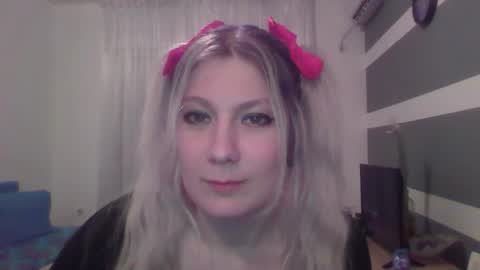 Snapshot of foxy_bright chatting on March 16, 2026, 7:29 pm foxy_bright online show from March 16, 2026, 7:29 pm