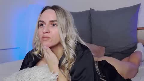 Foxy Kimmi online show from December 16, 2025, 6:51 am