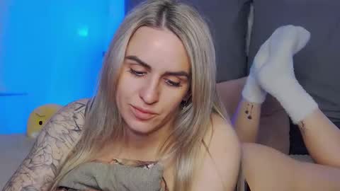 Foxy Kimmi online show from April 18, 2026, 4:38 am