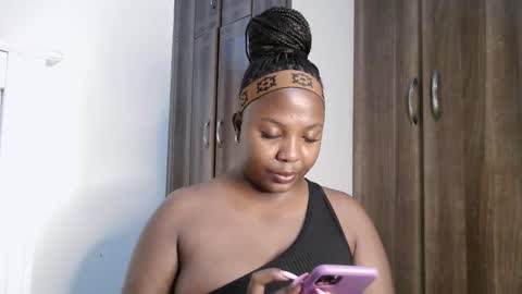 Snapshot of foxykay1 chatting on December 1, 2025, 12:26 am Kayla online show from December 1, 2025, 12:26 am