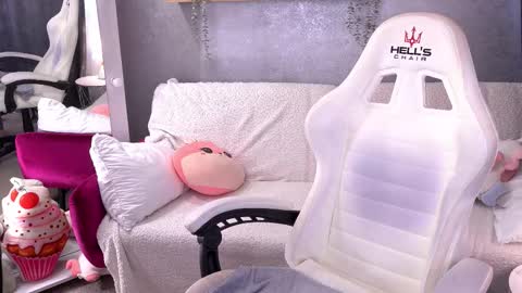 Maya online show from October 24, 2025, 7:38 am