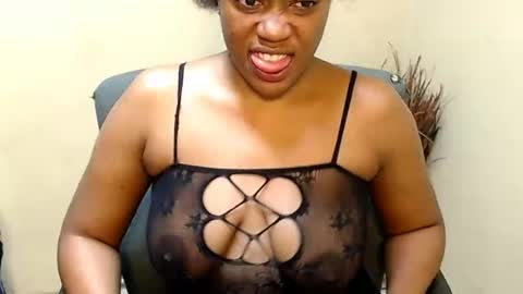 foxyvibez online show from July 1, 2026, 9:14 pm