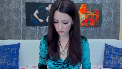 Snapshot of foxyx1 chatting on January 3, 2025, 1:47 pm Foxy online show from January 3, 2025, 1:47 pm