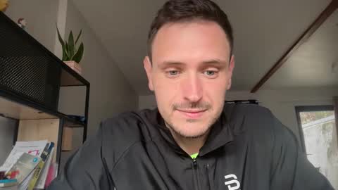 Snapshot of fraisetagada359 chatting on November 2, 2025, 11:12 am fraisetagada359 online show from November 2, 2025, 11:12 am