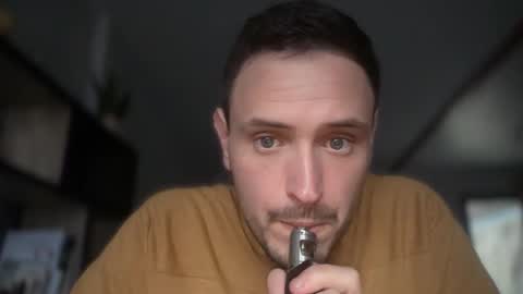 Snapshot of fraisetagada359 chatting on November 3, 2025, 4:19 pm fraisetagada359 online show from November 3, 2025, 4:19 pm