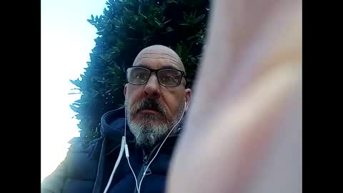 frajimhorm online show from December 1, 2025, 11:04 am