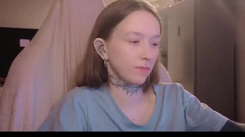 fran_bow online show from February 5, 2026, 8:13 pm