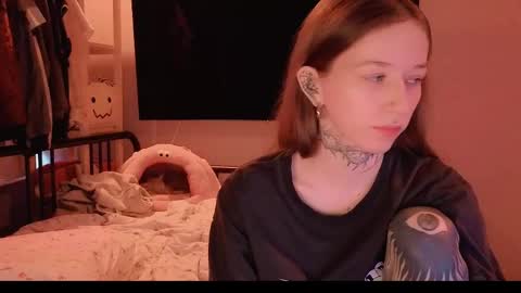 fran_bow online show from April 28, 2026, 1:16 pm