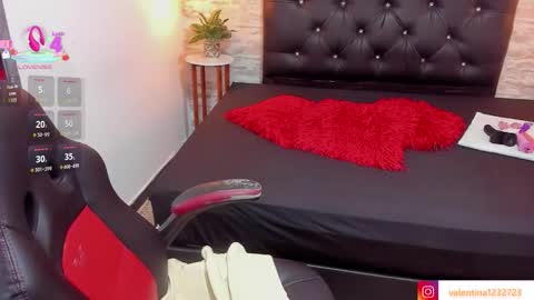          online show from October 24, 2025, 3:25 am