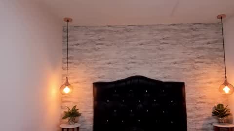          online show from November 10, 2025, 1:48 am