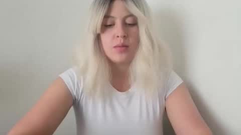 Francesca online show from October 24, 2025, 9:22 pm