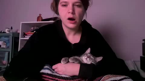 francescafey online show from December 2, 2025, 5:35 am