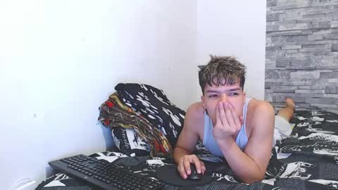 Snapshot of francesco_spank chatting on February 24, 2025, 8:03 pm FRANCESCO online show from February 24, 2025, 8:03 pm