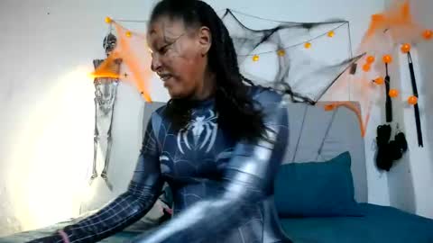 francihot4 online show from November 1, 2025, 2:57 am