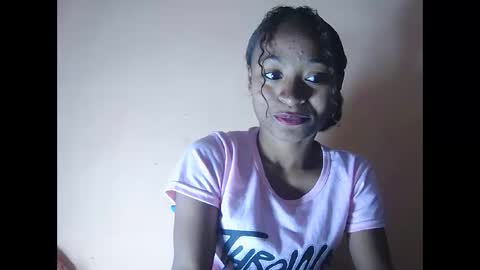 Snapshot of francine925426 chatting on November 2, 2025, 6:38 am francine925426 online show from November 2, 2025, 6:38 am