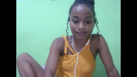 Snapshot of francine925426 chatting on February 4, 2026, 7:42 pm francine925426 online show from February 4, 2026, 7:42 pm