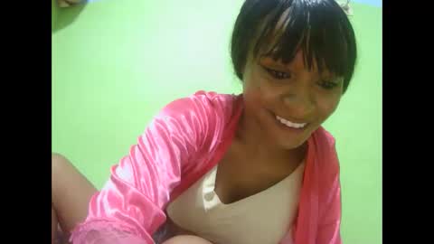 Snapshot of francine925426 chatting on February 17, 2026, 8:26 pm francine925426 online show from February 17, 2026, 8:26 pm