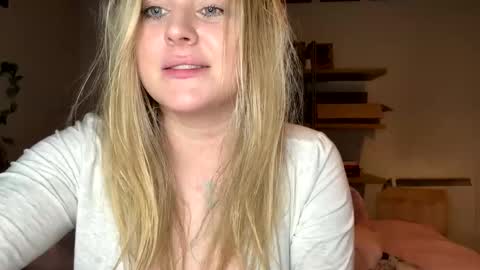 Snapshot of francis_digby chatting on February 24, 2025, 1:46 am Francis Digby online show from February 24, 2025, 1:46 am