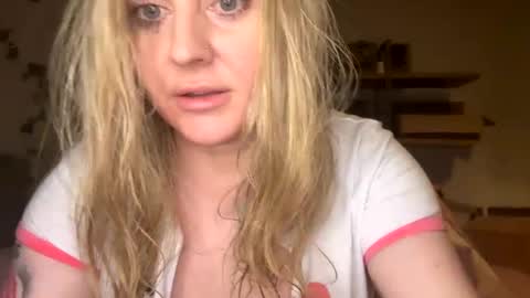 Snapshot of francis_digby chatting on March 1, 2025, 5:20 am Francis Digby online show from March 1, 2025, 5:20 am