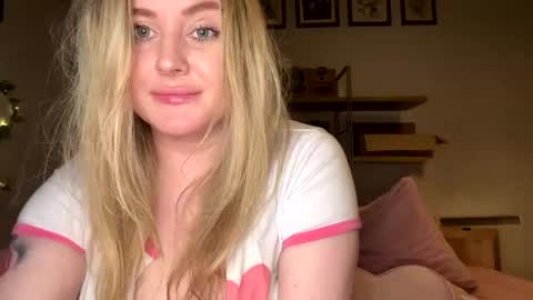 Snapshot of francis_digby chatting on March 8, 2025, 2:45 am Francis Digby online show from March 8, 2025, 2:45 am