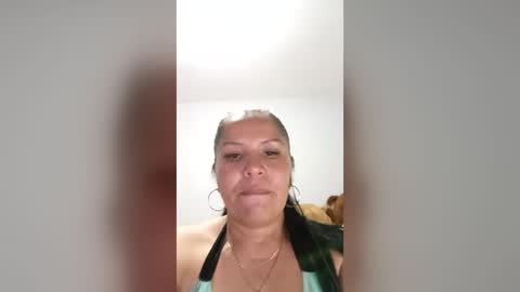 Snapshot of francy_froz chatting on June 16, 2026, 1:30 am francy froz online show from June 16, 2026, 1:30 am