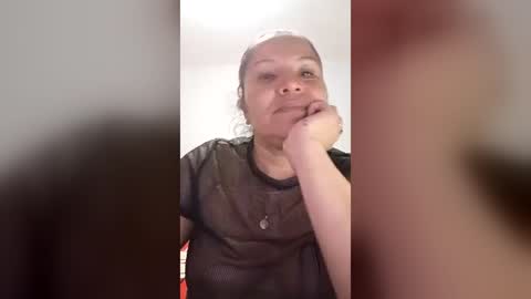 Snapshot of francy_froz chatting on June 29, 2026, 3:57 am francy froz online show from June 29, 2026, 3:57 am