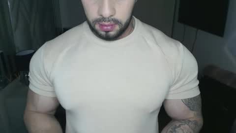 Snapshot of frank_foxx1 chatting on October 31, 2025, 2:23 am frank_foxx1 online show from October 31, 2025, 2:23 am