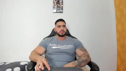 Snapshot of frank_foxx1 chatting on November 4, 2025, 2:43 am frank_foxx1 online show from November 4, 2025, 2:43 am