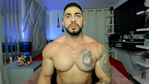 frank_foxx1 online show from June 15, 2026, 3:53 am