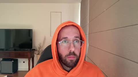 frank_perry2332 online show from April 20, 2026, 10:33 pm