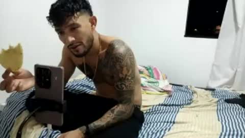 Snapshot of frankdanielsmolano chatting on June 22, 2026, 3:25 am frankdanielsmolano online show from June 22, 2026, 3:25 am