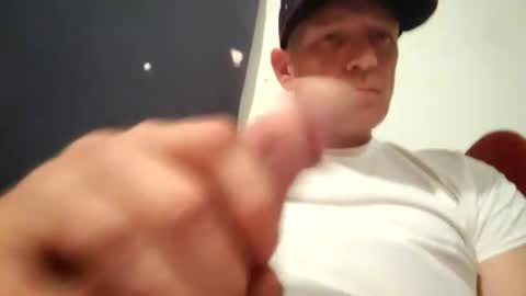 Famous Blue Eyes online show from April 26, 2026, 4:32 am