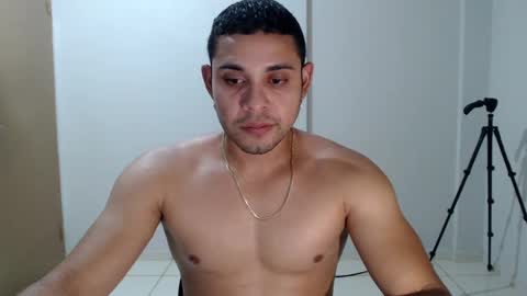 Snapshot of fransexxx69 chatting on February 25, 2025, 12:25 am Fransexxx online show from February 25, 2025, 12:25 am