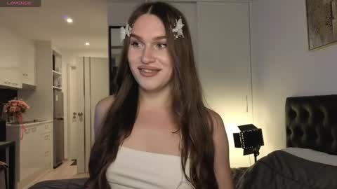 Snapshot of franzeva chatting on June 10, 2026, 11:31 am I am franzeva online show from June 10, 2026, 11:31 am