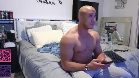 Snapshot of freakingfitness chatting on October 26, 2025, 3:23 am Fucking Fitness online show from October 26, 2025, 3:23 am