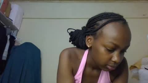 Snapshot of freaky_beauty chatting on June 8, 2026, 1:28 am freaky_beauty online show from June 8, 2026, 1:28 am