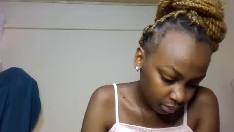 freaky_beauty online show from July 28, 2026, 9:25 pm
