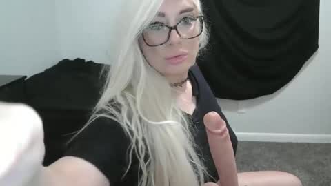 Snapshot of freakybarbi chatting on October 8, 2025, 3:53 pm Freaky Barbi online show from October 8, 2025, 3:53 pm