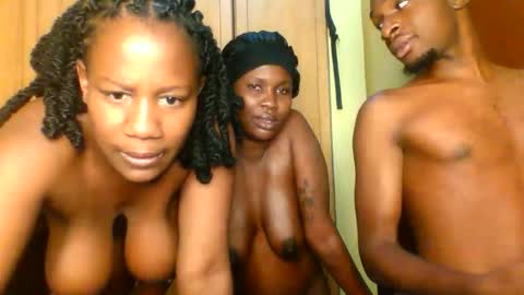 freakyg292511 online show from December 4, 2025, 12:03 pm