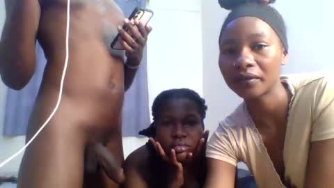 freakyg292511 online show from March 27, 2026, 5:02 am