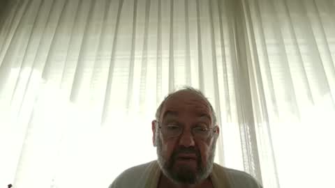 Snapshot of fredaldavid chatting on January 8, 2025, 9:32 am David Fredal online show from January 8, 2025, 9:32 am